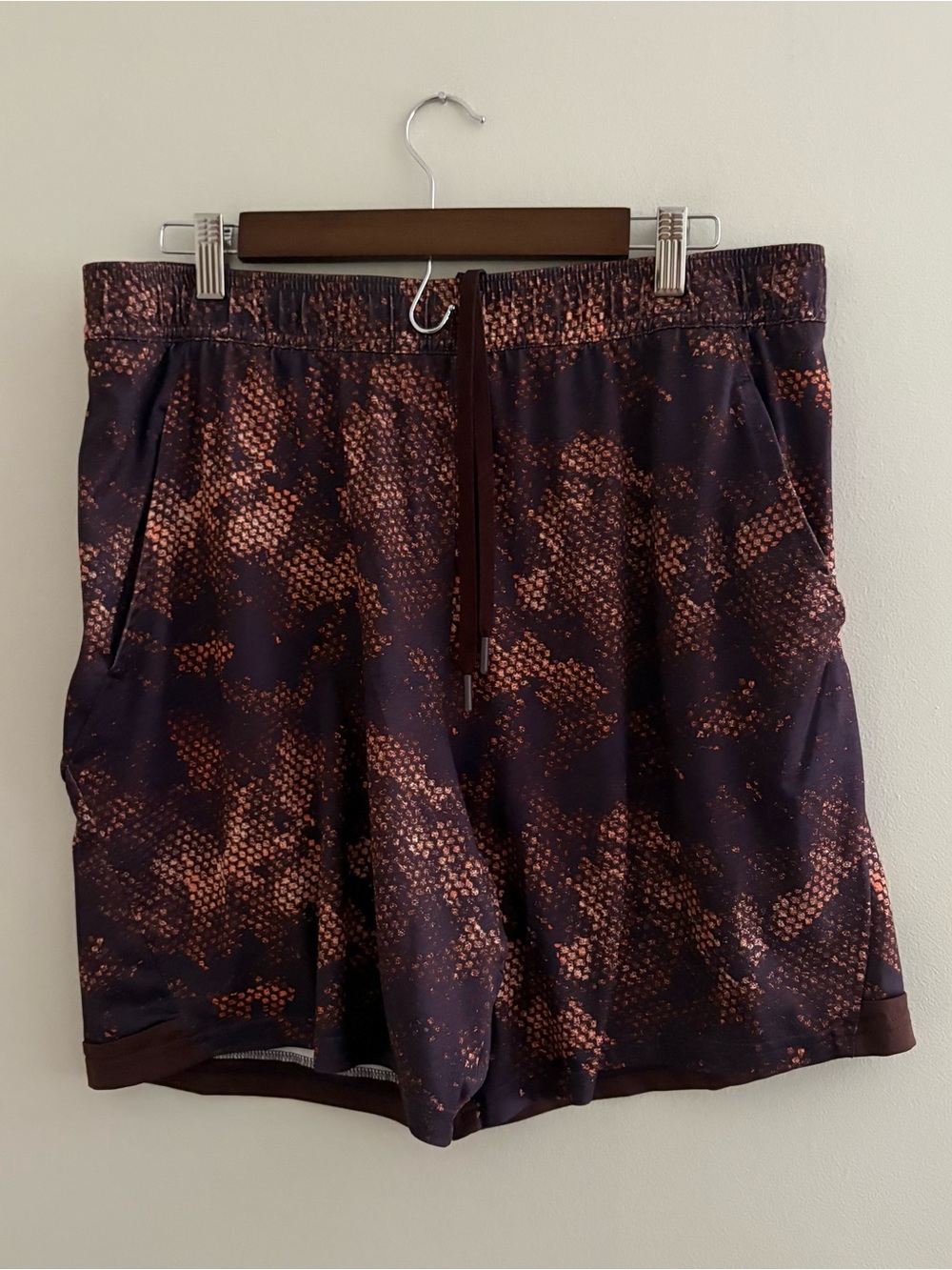 Men's purple brown Patterned Athletic Shorts All in Motion Waist 33” gym funky